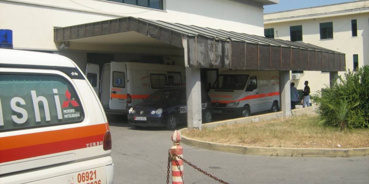 E përplasi treni, humb jetën 16-vjeçari në Durrës