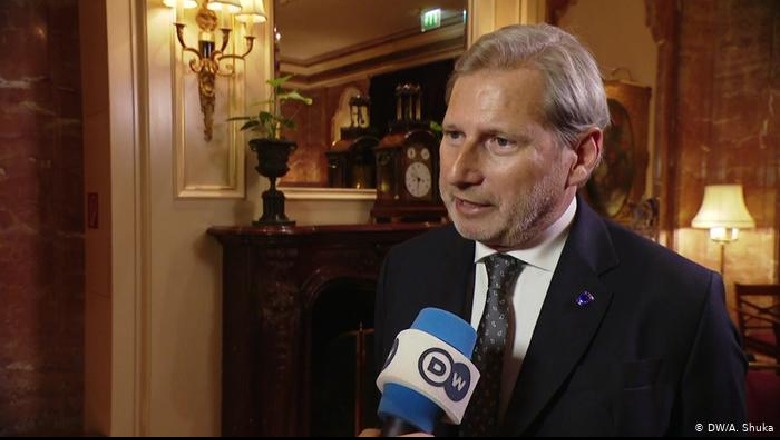 Johannes Hahn: Pamjet video të protestës po ndikojnë negativisht në vendimin e BE