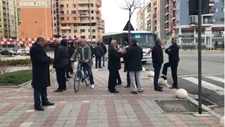 Pjesëmarrja në protestën e opozitës, Braçe: Qesharake deri në dhimbje