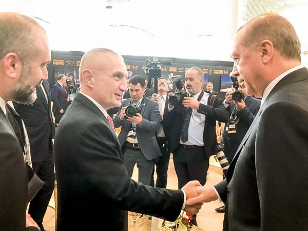 Erdogan kritikon politikat e BE për zgjerimin, në krah të “dashnorit” të integrimit, Ilir Meta