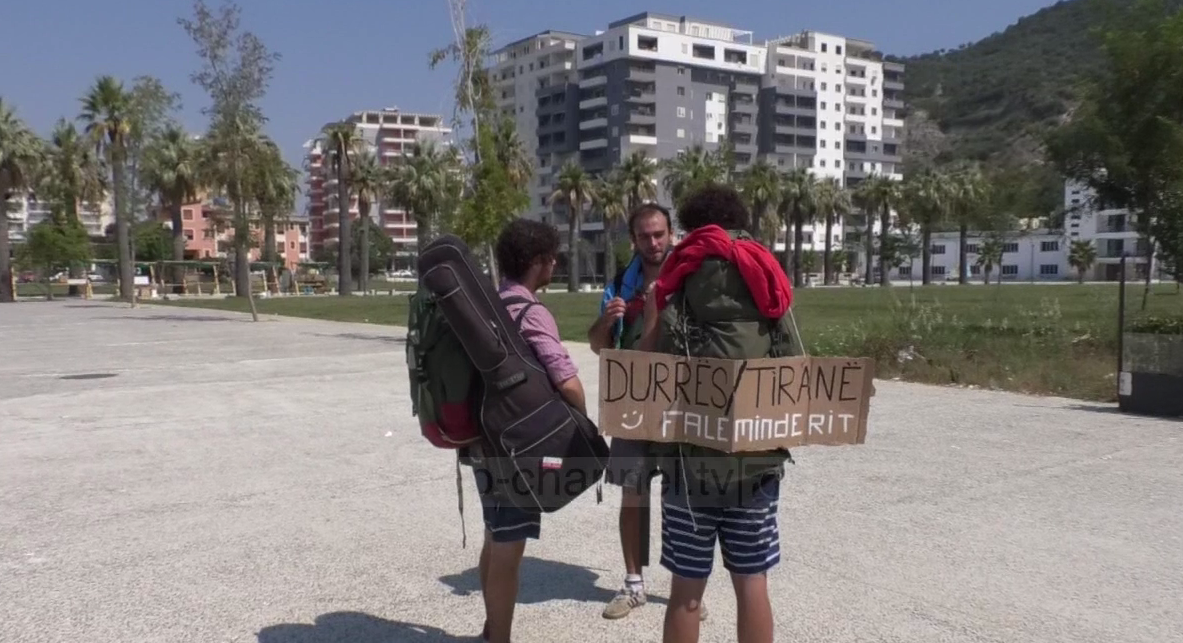 Autostop nëpër Shqipëri, turistët që nuk shpenzojnë për transportin