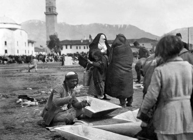 Matrapazët e Tiranës në vitin 1928., Si ua “jepnin” me qira shtëpitë italianëve