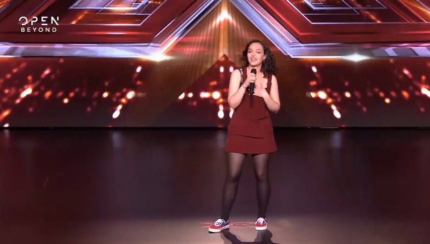 17-vjeçarja shqiptare mahnit Greqinë në “X Factor” (Video)