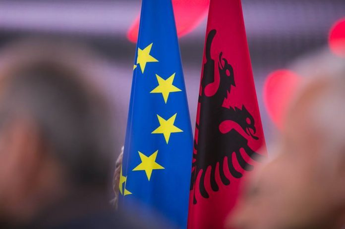 Deputeti gjerman jep lajmin e mirë për Shqipërinë para vendimit të BE për hapjen e negociatave