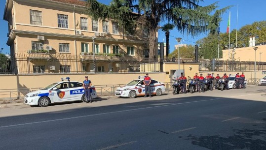 Hajduti v.rau dy policë në Itali: Gjesti i veçantë që bën policia shqiptare përballë Ambasadës (Video)