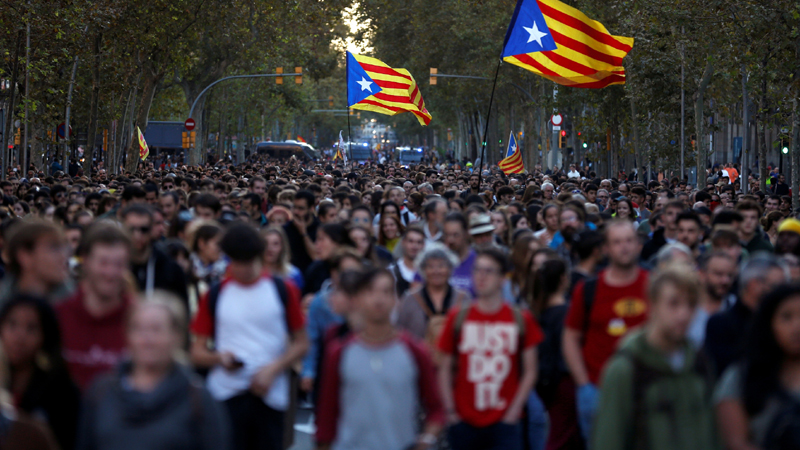 Katalonja pushtohet nga protestat, nesër pritet një protestë masive edhe në Madrid nga studentët