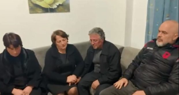 Humbën 9 persona: Anëtarët e familjes Lala zhvendosen në Tiranë! Rama i shoqëron në shtëpinë e re (Video)