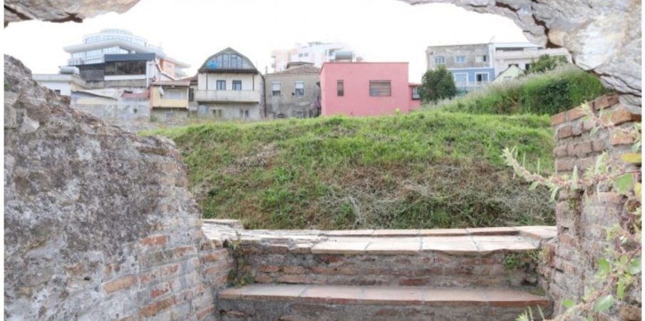 Të jetosh mbi Amfiteatër! Tërmeti në Durrës krijon pas 55 vitesh mundësinë për të zbuluar një monument të madh të antikitetit