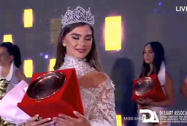 Shpallet “Miss Shqipëria”: Ja kush është vajza që rrëmbeu kurorën e më të bukurës për vitin 2020!