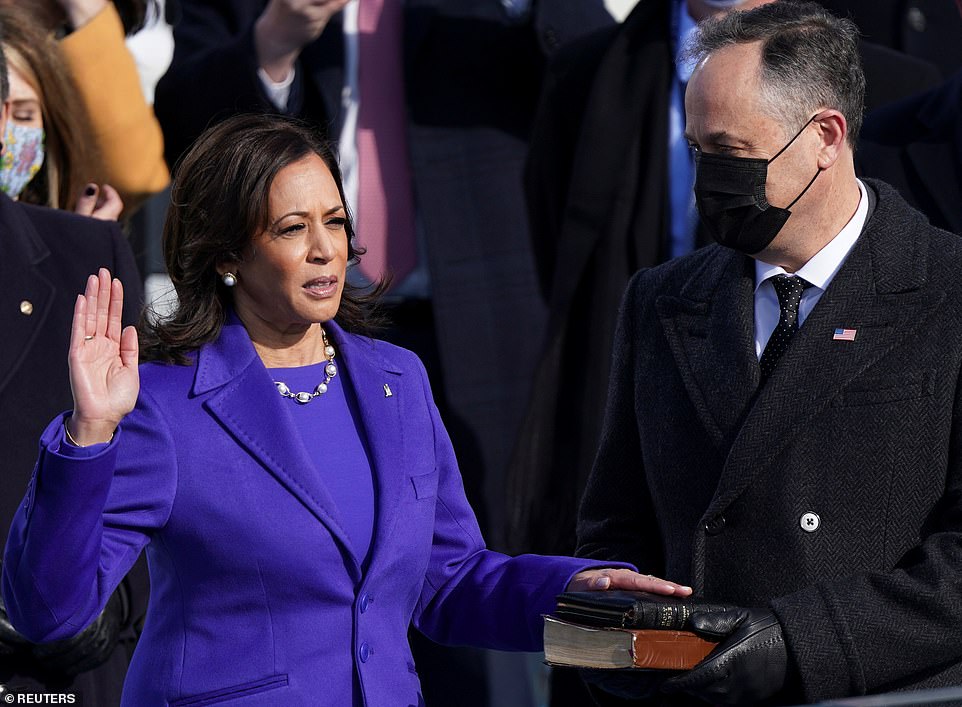 Kamala Harris betohet si zëvendëspresidente e SHBA-së, e para grua në histori (Video)