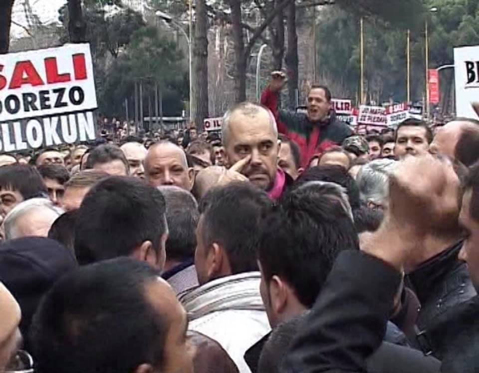 Protesta e 21 janarit 2011, gazetari: Për Ramën ishte gati mandati i arrestit, pamjet filmike e shpëtuan nga burgu