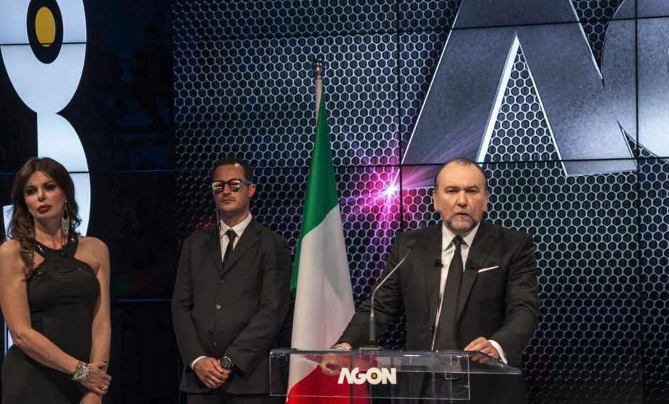 Në kërkim për evazion fiskal dhe mashtrim, Becheti i shkruan presidentit italian: Jam “azilant” në Angli nga përndjekja e Ramës! Ndërhyni të më hiqet “kërkimi ndërkombëtarë”