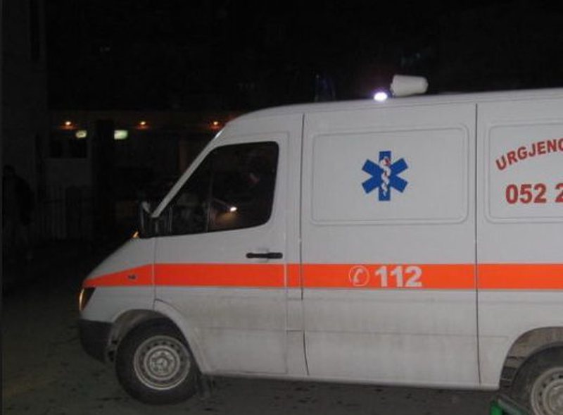 Aksident tragjik/ Del nga rruga ambulanca, humb jetën e sëmura me COVID-19 që po transportohej drejt Tiranës