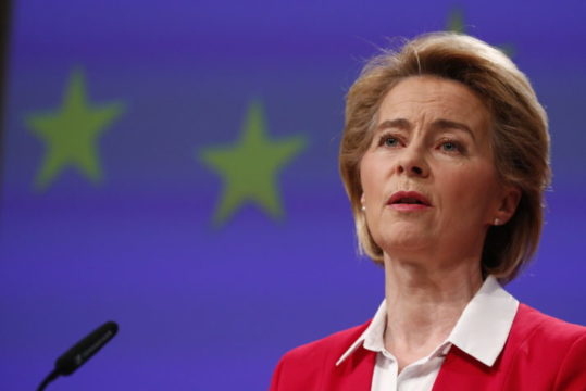 Von der Leyen: Nuk mund t`i ndajmë vaksinat me vendet e varfra!