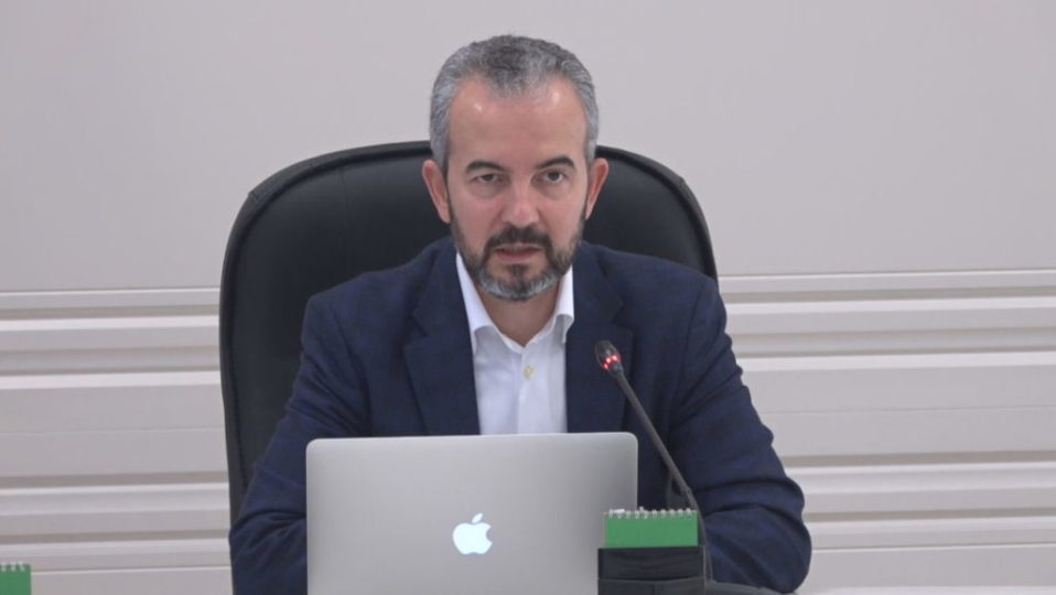 Ilirjan Celibashi: Askush nuk e di fituesin, prisni numërimin