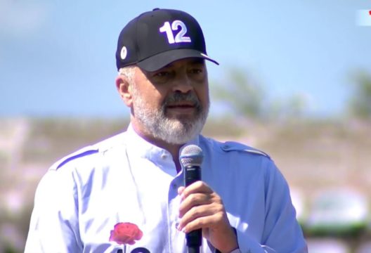 Edi Rama flet pas mbylljes së kutive: Fitorja është në kuti, të ruajmë qetësinë!