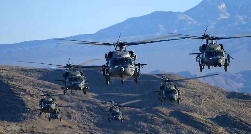 Zyrtari i lartë amerikan: Shqipëria do të marrë helikopterë “Black Hawk”! Në Kuçovë janë vendosur raketahedhëset “Patriot”