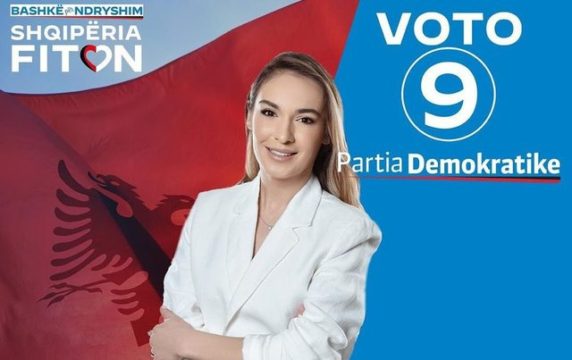 “Mori më shumë vota, duke buzëqeshur”! Mero Baze: Dorëheqja e Berishës, çon në Kuvend Ori Nebiajn