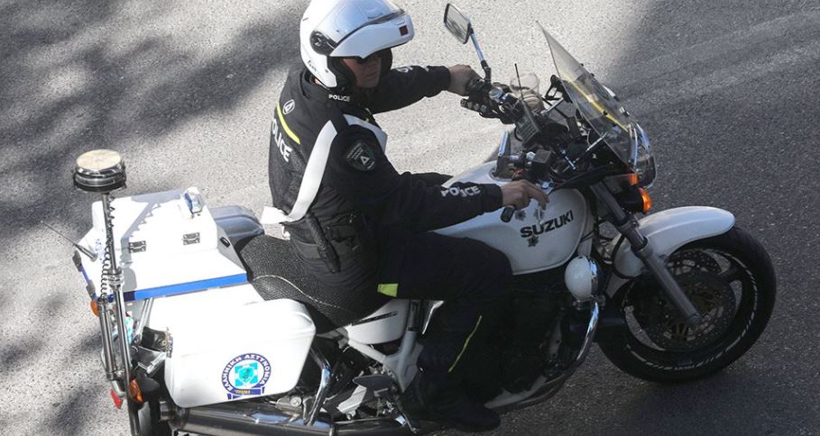 Grabitësit shqiptarë sulmojnë policinë, ndjekje si nëpër filma rrugëve të Greqisë