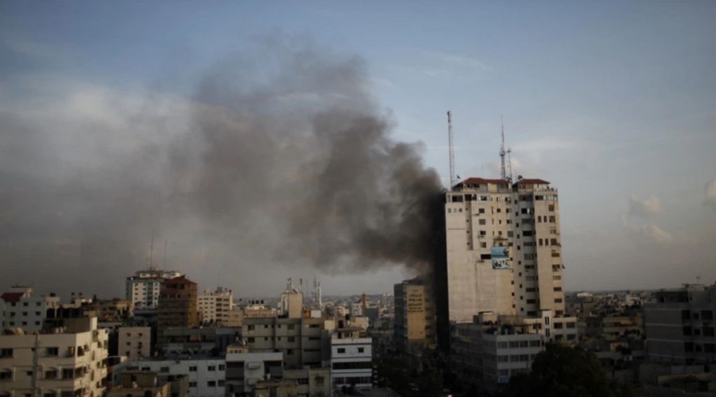 Izraeli shpjegon arsyet e bombardimit të godinave të mediave botërore