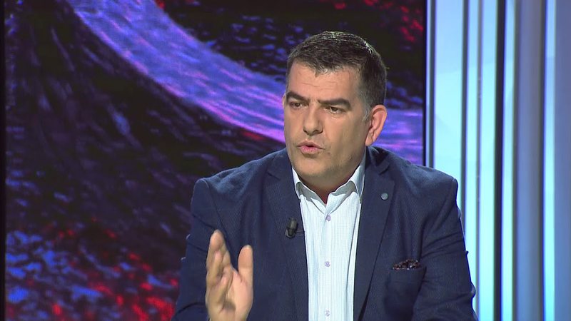 Saimir Vishaj: Shtatori do jetë i nxehtë për politikën! Disa do përfundojnë në burg  Ja skema që po ndjekin magjistratët për t’i shpëtuar vetingut!