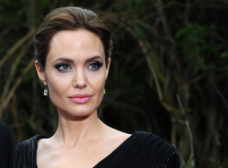 Situata kaotike në Afganistan!  Angelina Jolie publikon letrën prekëse që mori nga një vajzë afgane: E dhimbshme! Do kërkoj mënyra për t’i ndihmuar këta njerëz!