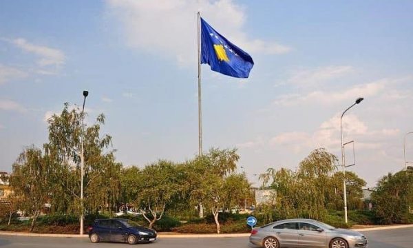 Një debat inferiorësh, që ëndërrojnë “fitoren e pavarësisë” së Kosovës nga Shqipëria