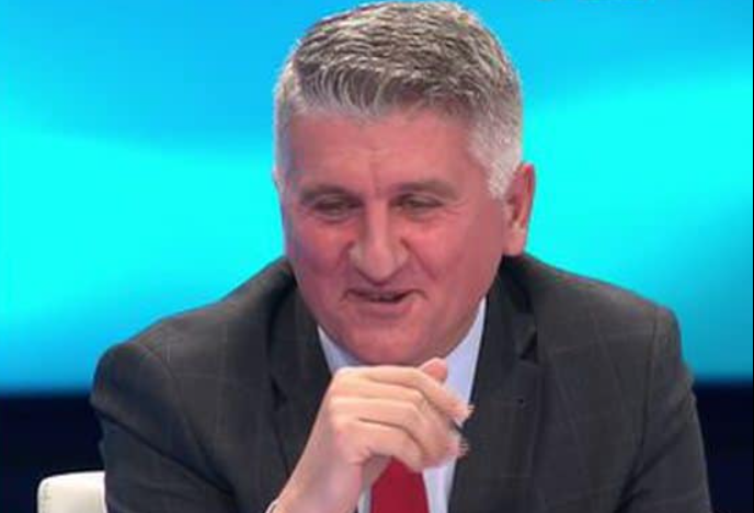 Agron Gjekmarkaj, shkrim për “hiret” e Damian Gjiknurit: Është edhe i bukur, jaran e ashik i vërtetë…