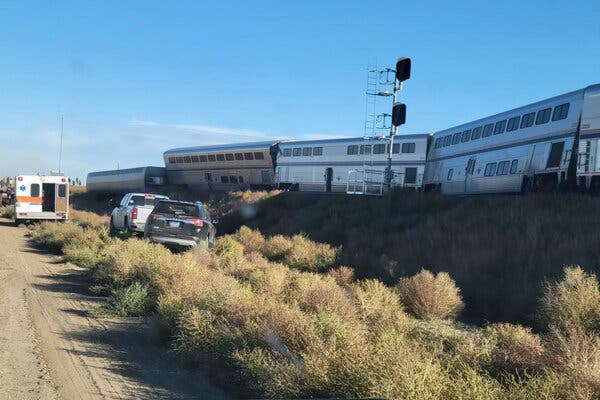 Treni del nga shinat në Montana 3 të vdekur e dhjetëra të plagosur