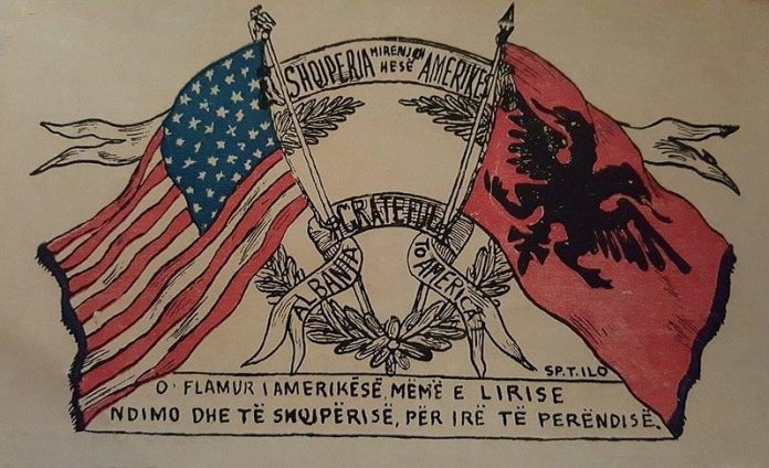 O flamur i Amerikës mëmë e lirisë ndihmo dhe të Shqipërisë për hirë të perëndisë! Kartolina e mirënjohjes shqiptare ndaj SHBA-ve e vitit të ri 1920