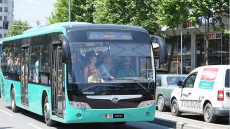 Rregulla të reja të pajisjes me abone në Tiranë, bashkia bën njoftimin me rëndësi, çfarë duhet të dinë qytetarët dhe studentët?