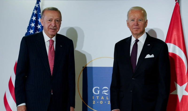 Përfundon takimi me dyer të mbyllura/ Biden dhe Erdogan para gazetarëve, presidenti i SHBA: Shtetet e Bashkuara dhe Turqia duhet të shmangin krizat