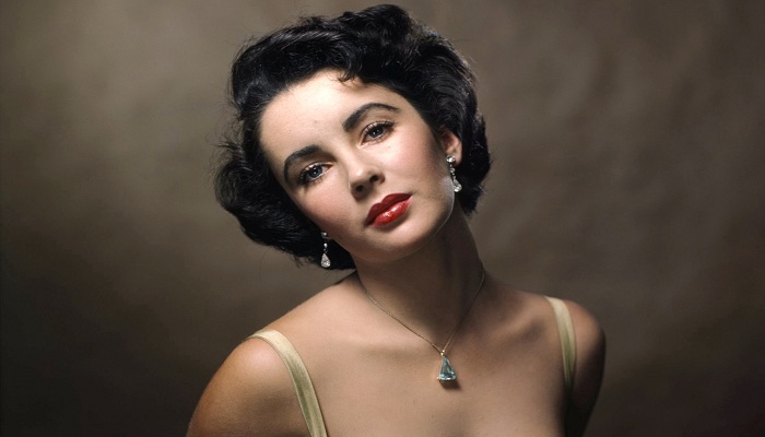 Elizabeth Taylor një nga yjet e kinematografisë, që shquhej për bukurinë e saj dhe stilin e jetës magjepsës