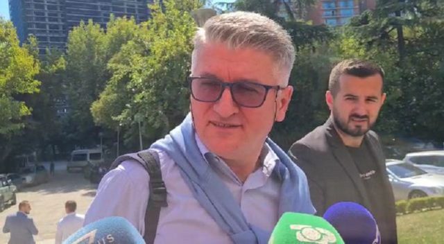 Gjekmarkaj: Berisha sillet sikur partia është ‘tokë e xanun’, vetë Ali e vetë Kadi! I duhet partia për t’u mbrojtur nga drejtësia