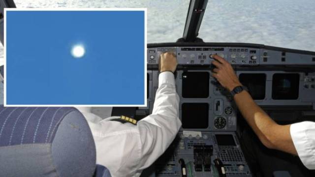 Dy pilotë pakistanez përballen me një objekt misterioz