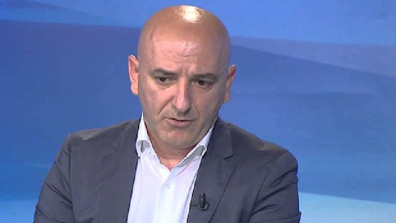 Bejko: Berisha “ujk” dhe “kamikaz” politik, kërkon të përdorë revolucionin dhe militantët për të ardhur në pushtet, SHBA ja ka kopsitur dosjen