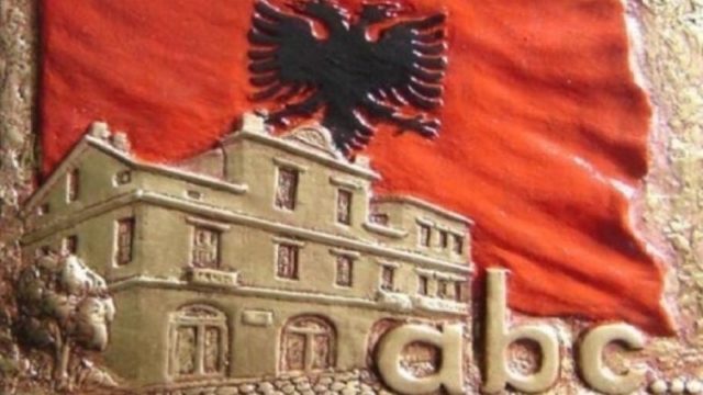 Historia e Alfabetit, si shmangu ndarjen identitare dhe pse u zgjodh Manastiri