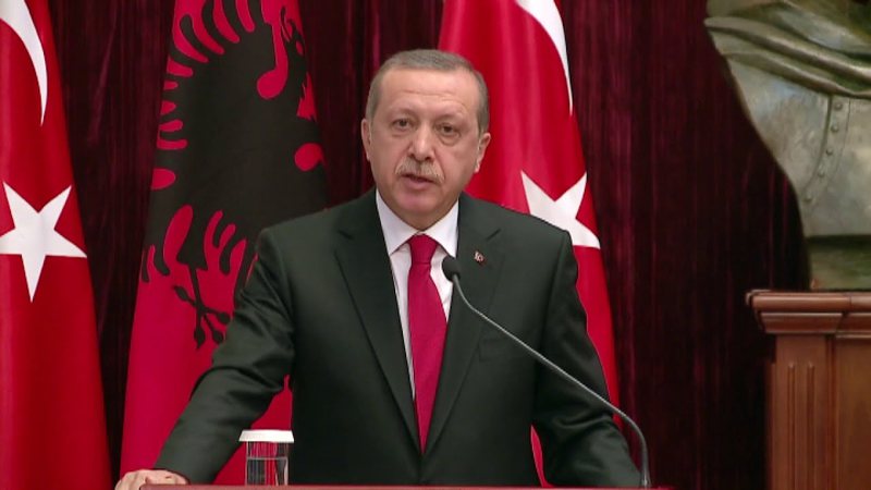 Erdogan me listë me vete për “prerjen e kokave” të armiqve gylenistë në Tiranë, Rama përpara sfidës së madhe