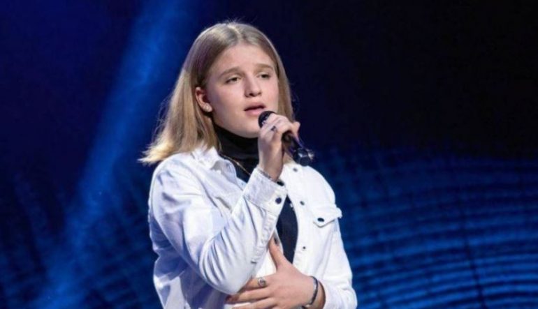 16-vjeçarja shqiptare mahnit jurinë, ‘ndez’ skenën e “The Voice of Finland”