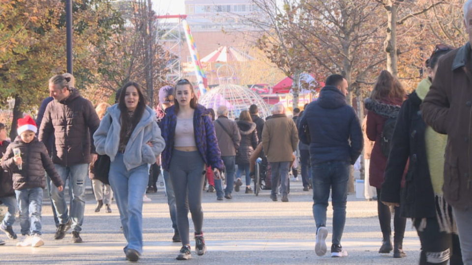 Pagat dhe superpagat, hendek i madh në rrogat e qytetarëve