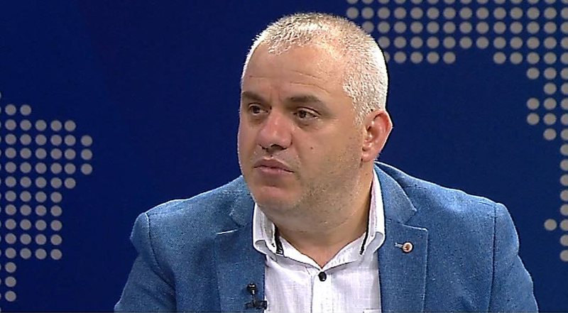 Vendimi për Saimir Tahirin, Artan Hoxha ironizon gjyqtarët: Po ia kaloni dhe Arbana Osmanit