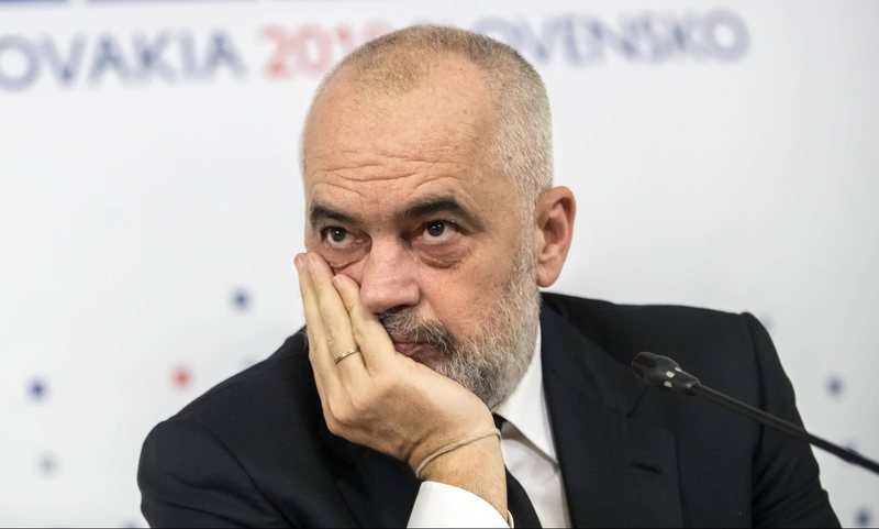 Kryeministri Edi Rama kërkon mendimin e shqiptarëve: Jemi në dilemë