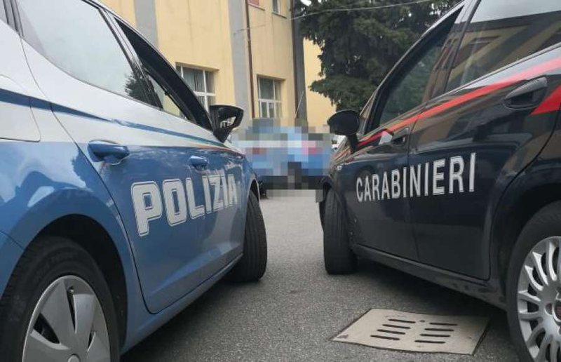 Finalizohet operacioni me 5 të arrestuar, në mesin e tyre një zv prokuror, avokatja dhe një sipërmarrës: Ja kush është ish-gjenerali i Guardia di Finanza që i “dhuruan” mijëra hektarë tokë në Vlorë