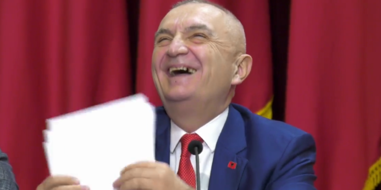 Frrok Çupi: Mosshkarkimi i presidentit nga Kushtetuesja atentat ndaj qytetarëve dhe ligjit, Meta po përdor Kushtetutën si letër bakalli