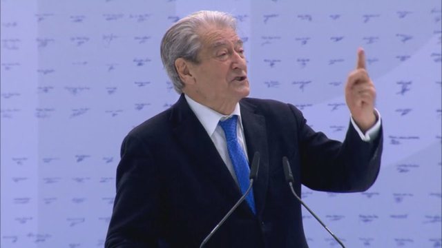 Plaku Berisha rëndë nga “deliri i madhështisë”: Unë i’u dal si lugati në ëndërr socialistëve dhe Edi Ramës! I kam mundur e do t’i mund sërish me rikthimin tim të tretë …nga Reçi