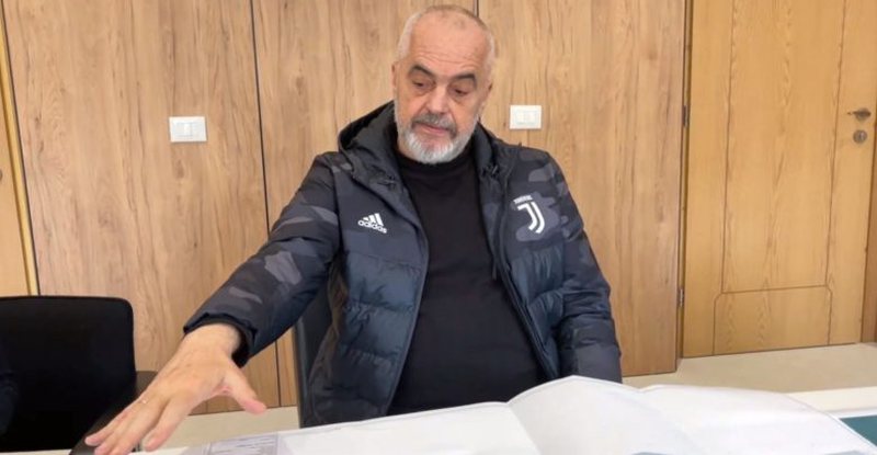 “Do bëjmë një shqiponjë në det”/ Edi Rama i shtang të pranishmit teksa prezanton detajet e projektit gjigant që pritet të nisë në vjeshtë në vendin tonë: Do ndërhyjmë në det…