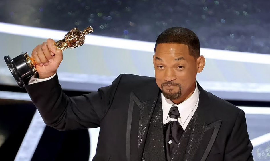 Pas ngjarjes së bujshme në “Oscars 2022” Will Smith dërgohet në një…