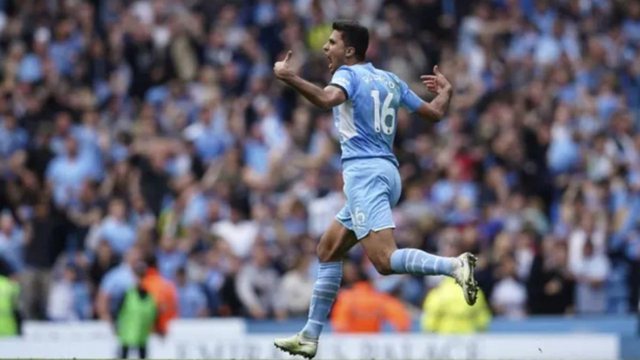 Kampion me drithërima, Man. City shpallet kampion i Premier League