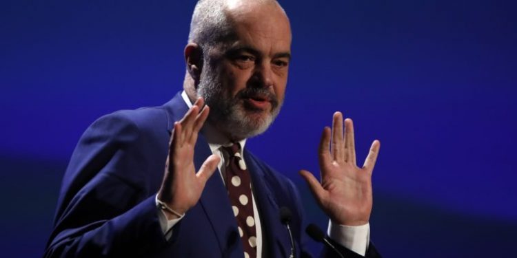 Edi Rama të verifikojë ministrat, që me pagë 1300 USD kanë pasuri e jetë luksi sikur paguhen 1 milionë USD/muaj