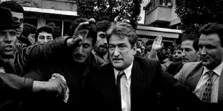 “Non grata” Sali Berisha që e la Shqipërinë “lule” sipas SHBA, po i thotë burgut hapu: Jemi më keq se në vitin 1991, kemi 44 mijë luftëtarë gati për revolta